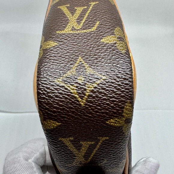 🌺Louis Vuitton Monogram Clutch - Picture 3 of 6